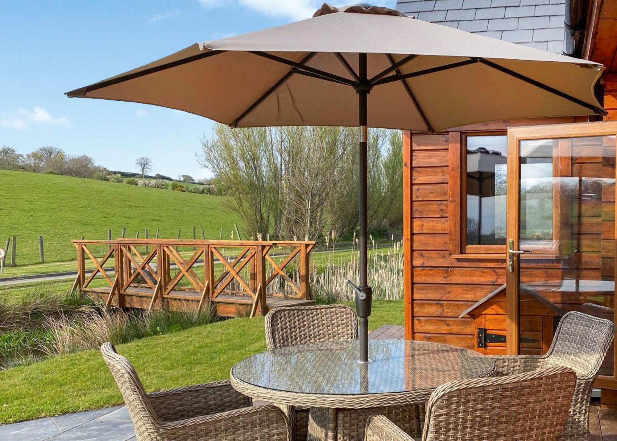 Anglesey Lakeside Lodges Menai Bridge Phòng bức ảnh