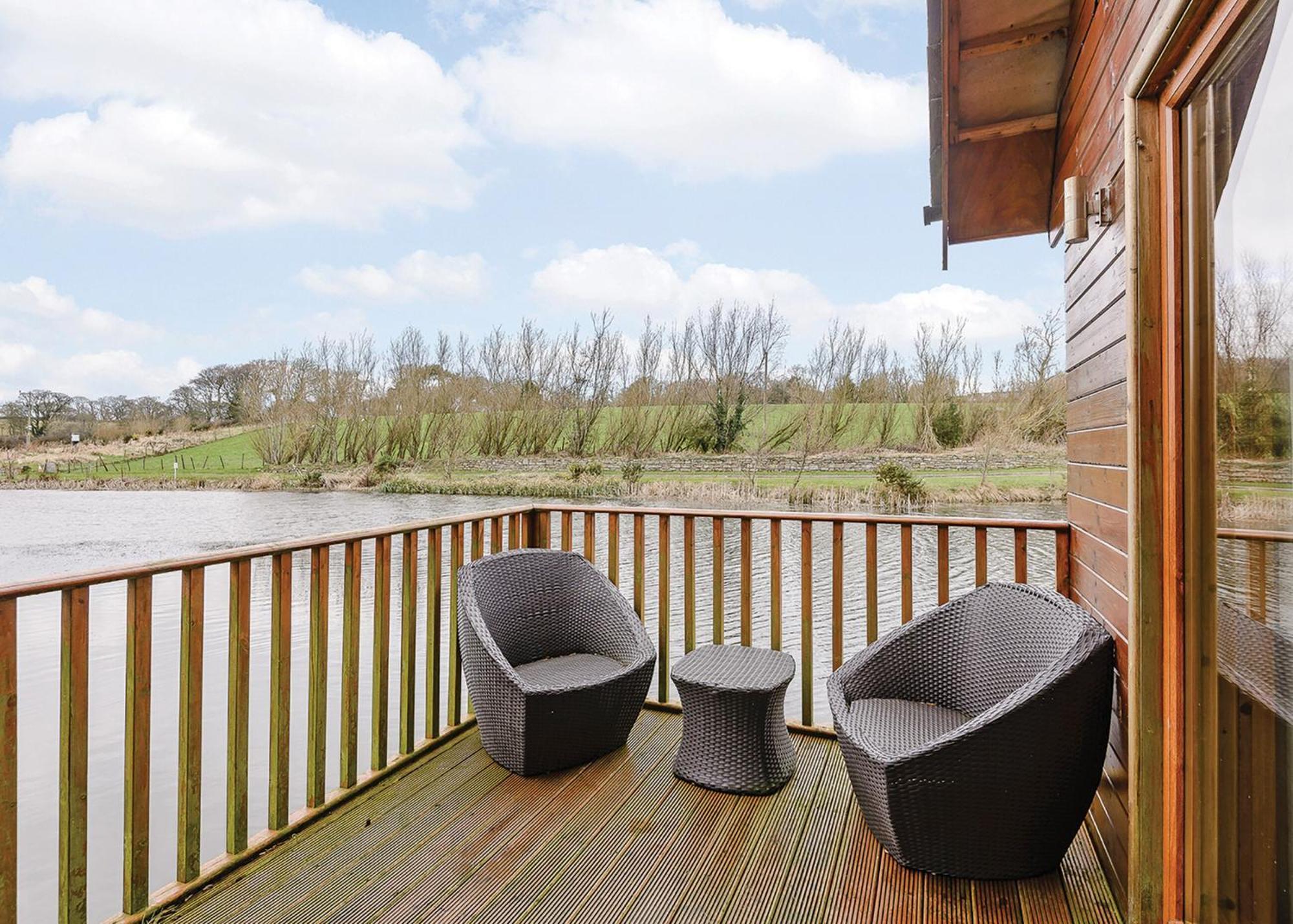Anglesey Lakeside Lodges Menai Bridge Phòng bức ảnh
