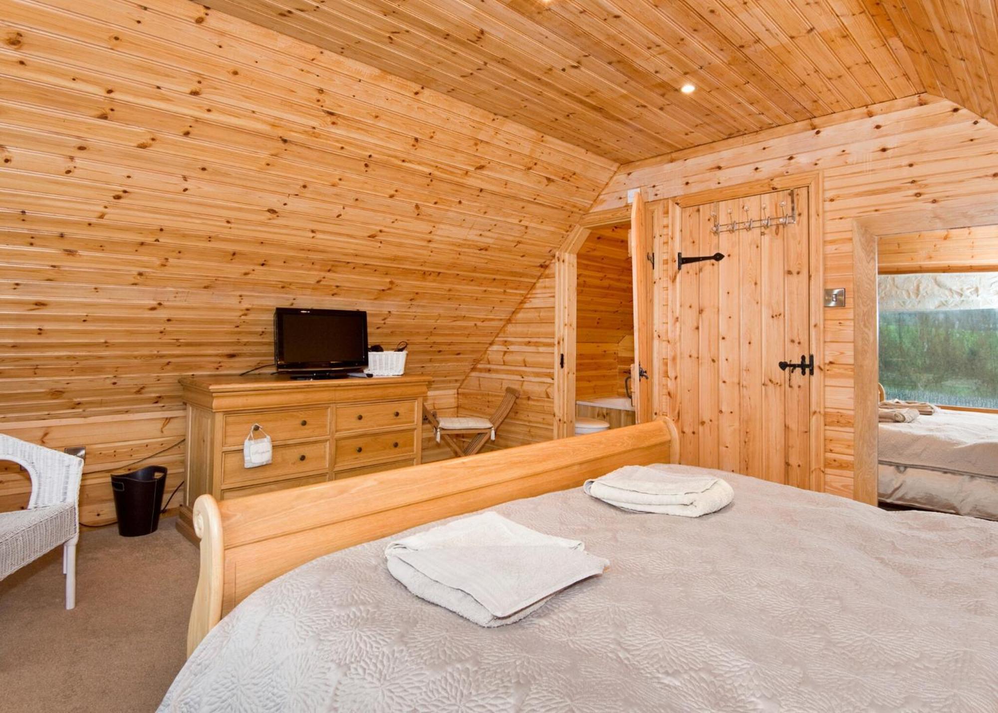 Anglesey Lakeside Lodges Menai Bridge Phòng bức ảnh