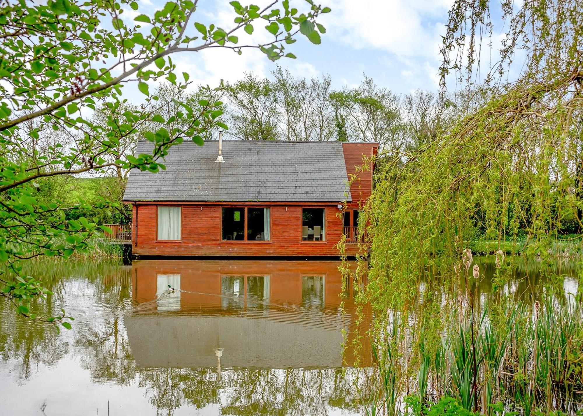 Anglesey Lakeside Lodges Menai Bridge Phòng bức ảnh