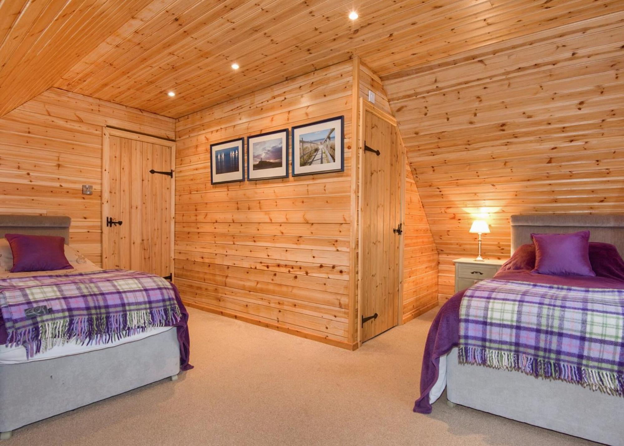 Anglesey Lakeside Lodges Menai Bridge Phòng bức ảnh