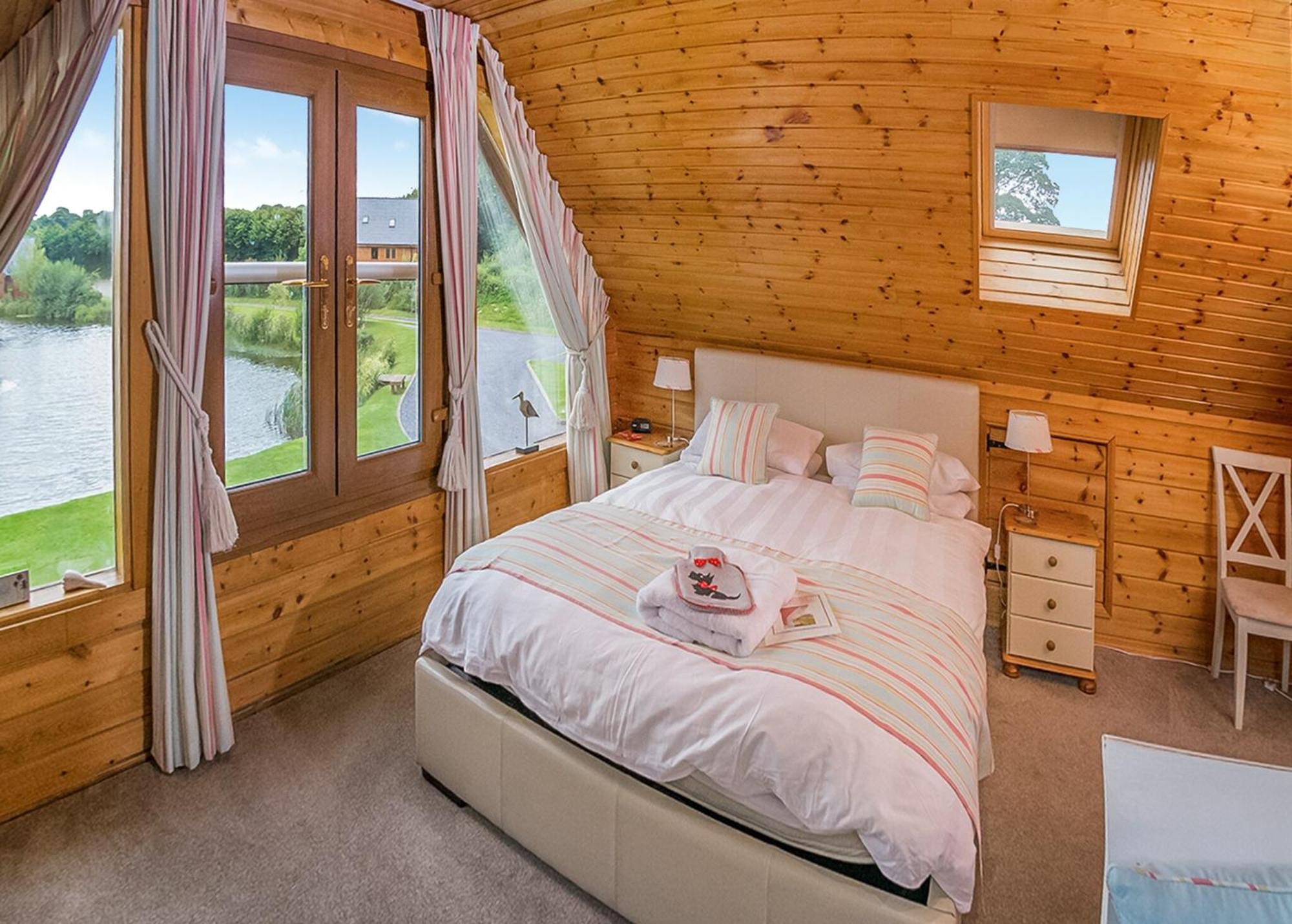 Anglesey Lakeside Lodges Menai Bridge Phòng bức ảnh