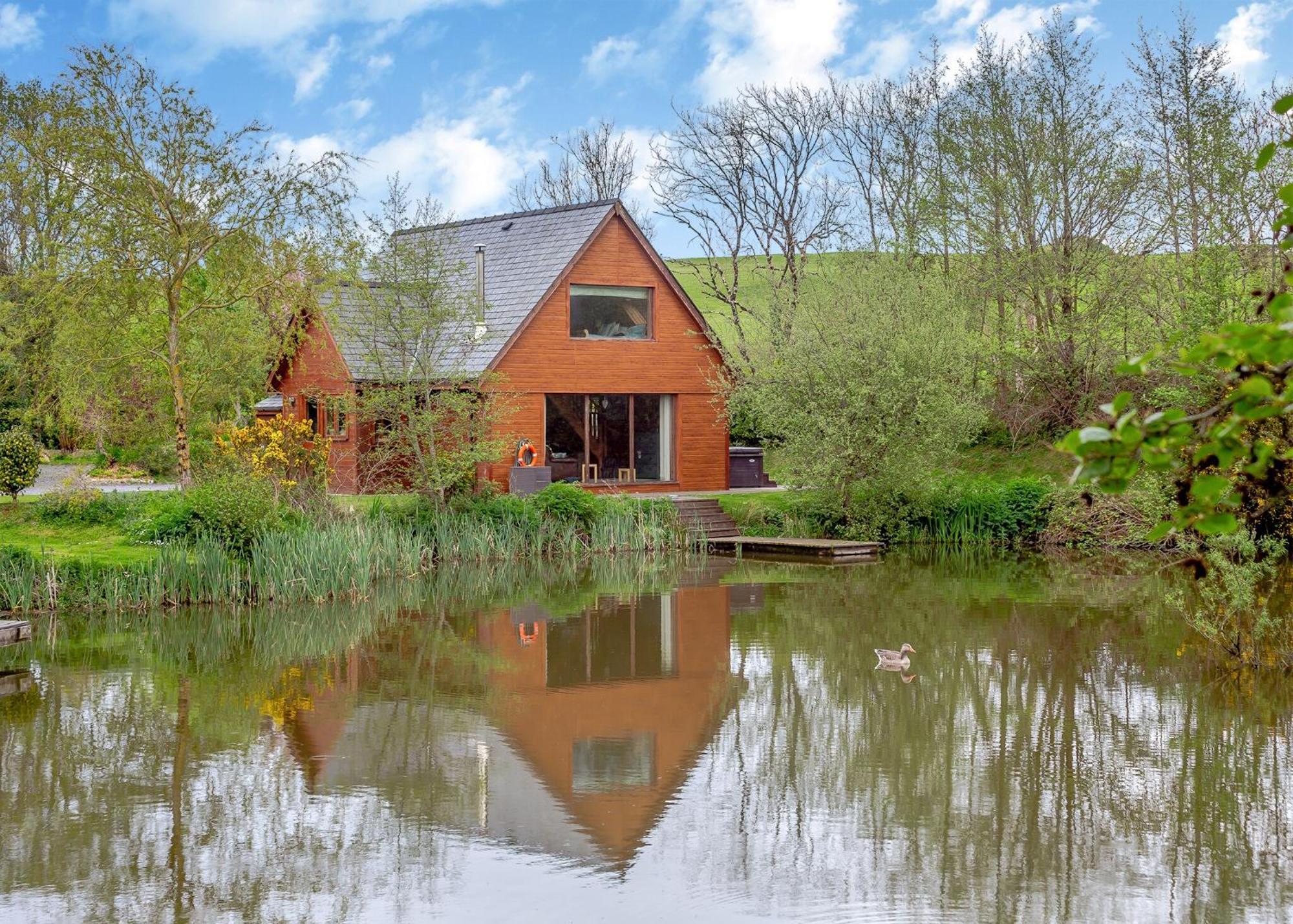 Anglesey Lakeside Lodges Menai Bridge Ngoại thất bức ảnh