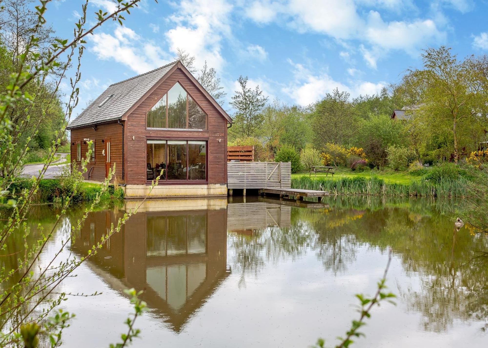 Anglesey Lakeside Lodges Menai Bridge Ngoại thất bức ảnh