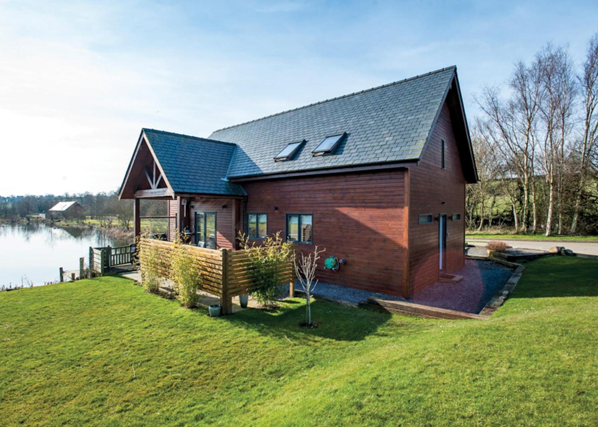 Anglesey Lakeside Lodges Menai Bridge Ngoại thất bức ảnh