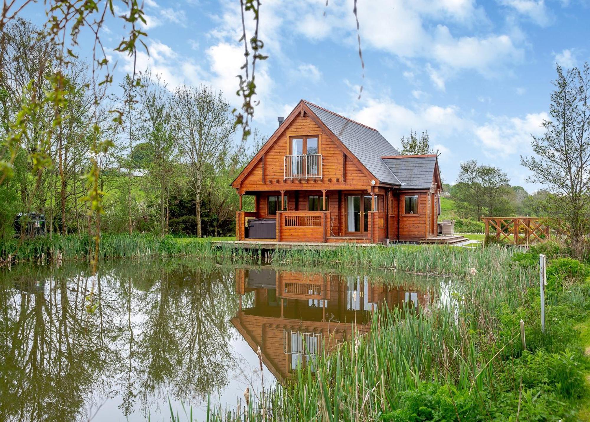 Anglesey Lakeside Lodges Menai Bridge Ngoại thất bức ảnh